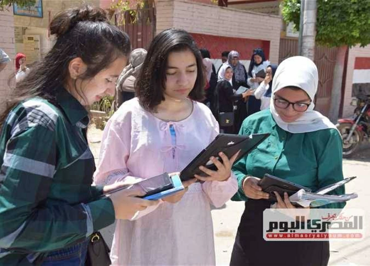 طلاب أولى ثانوى - صورة أرشيفية