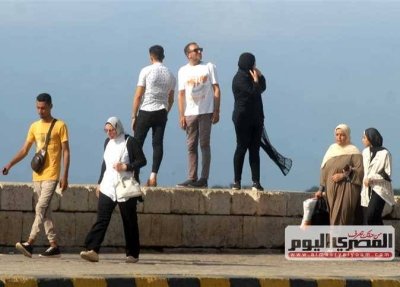 محافظ الاسكندرية: رؤية البحر حقٌ أصيل لكل مواطن والكورنيش سيظل متنفسًا مجانيًا ومفتوحًا لجميع المواطنين